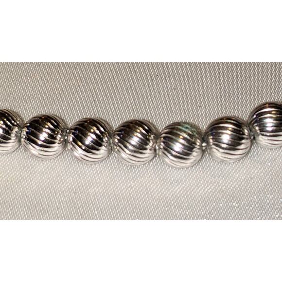 Vintage Monet Silver Tone Textured Beaded Single Strand Necklace 15” Signed - Picture 3 of 6